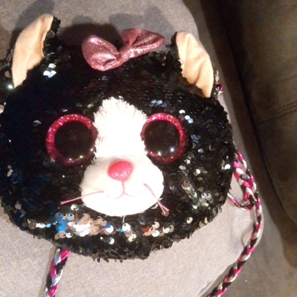 Cat pruse